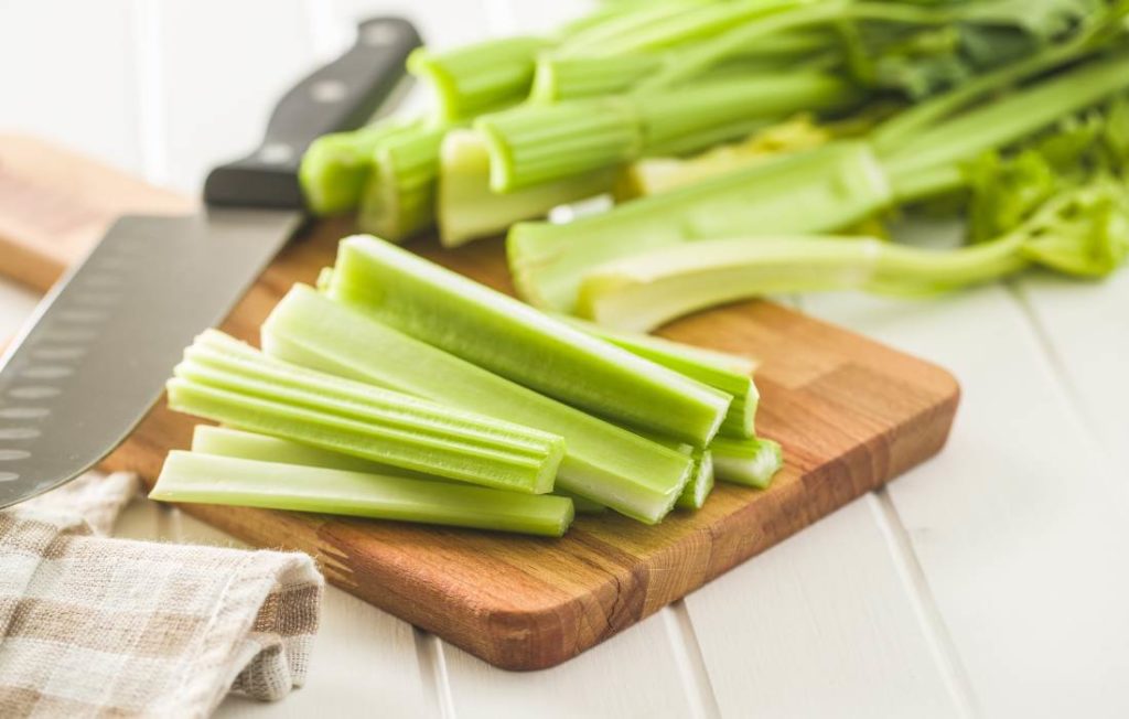 celery contains quercetin which may benefit histamine intolerance